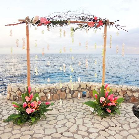 Idle Awhile Cliffs Hotel Negril Exterior photo