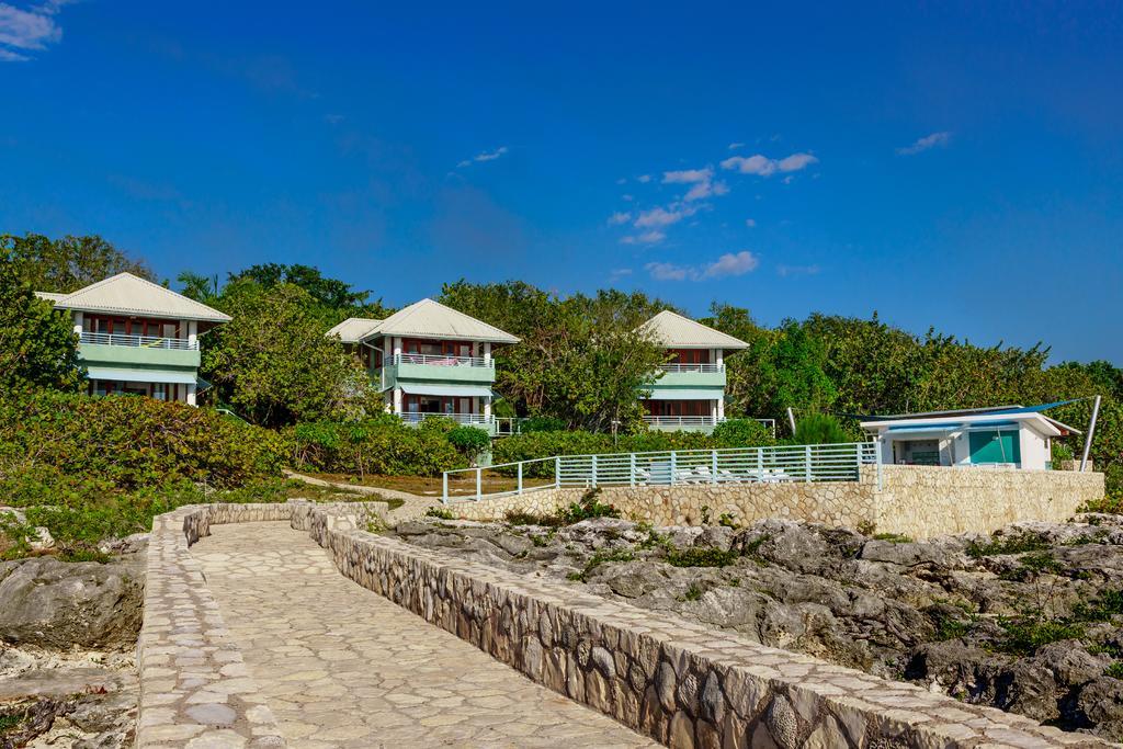 Idle Awhile Cliffs Hotel Negril Exterior photo