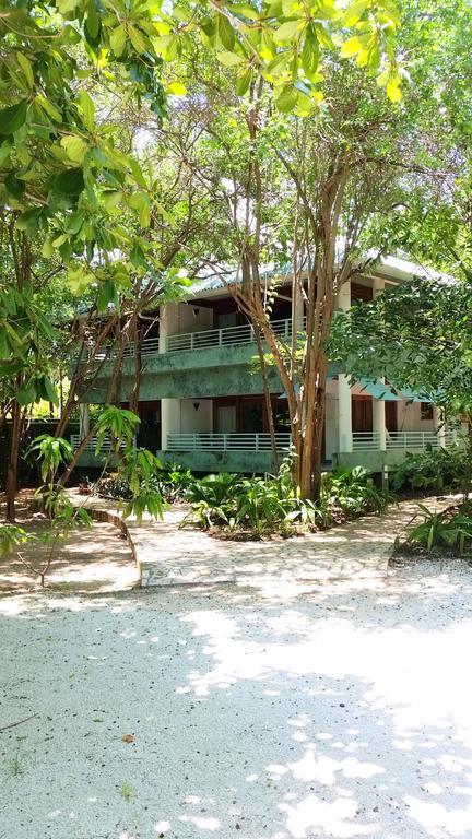 Idle Awhile Cliffs Hotel Negril Exterior photo