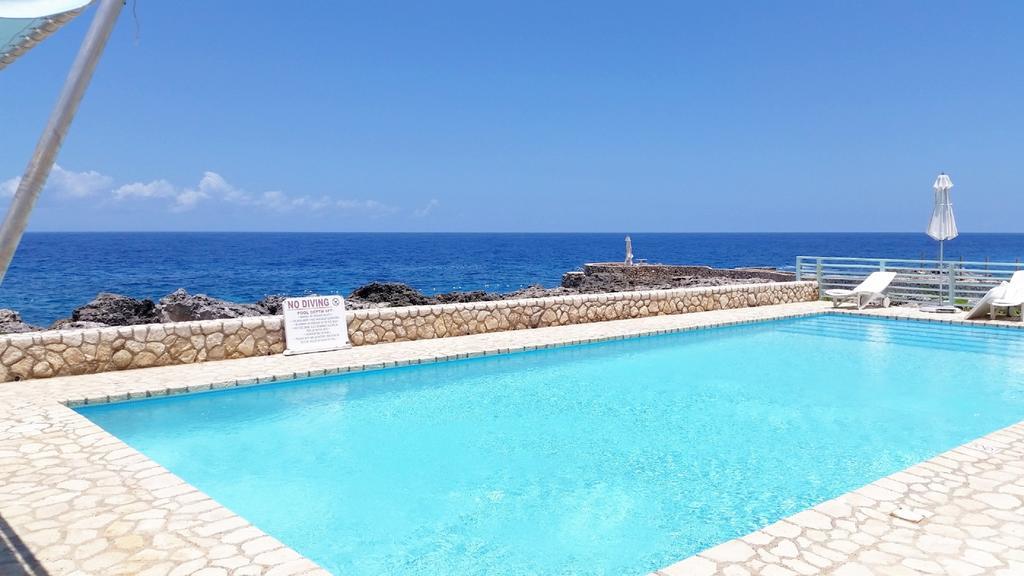 Idle Awhile Cliffs Hotel Negril Exterior photo