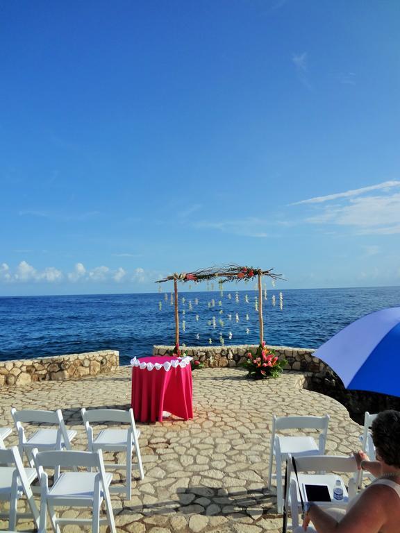 Idle Awhile Cliffs Hotel Negril Exterior photo