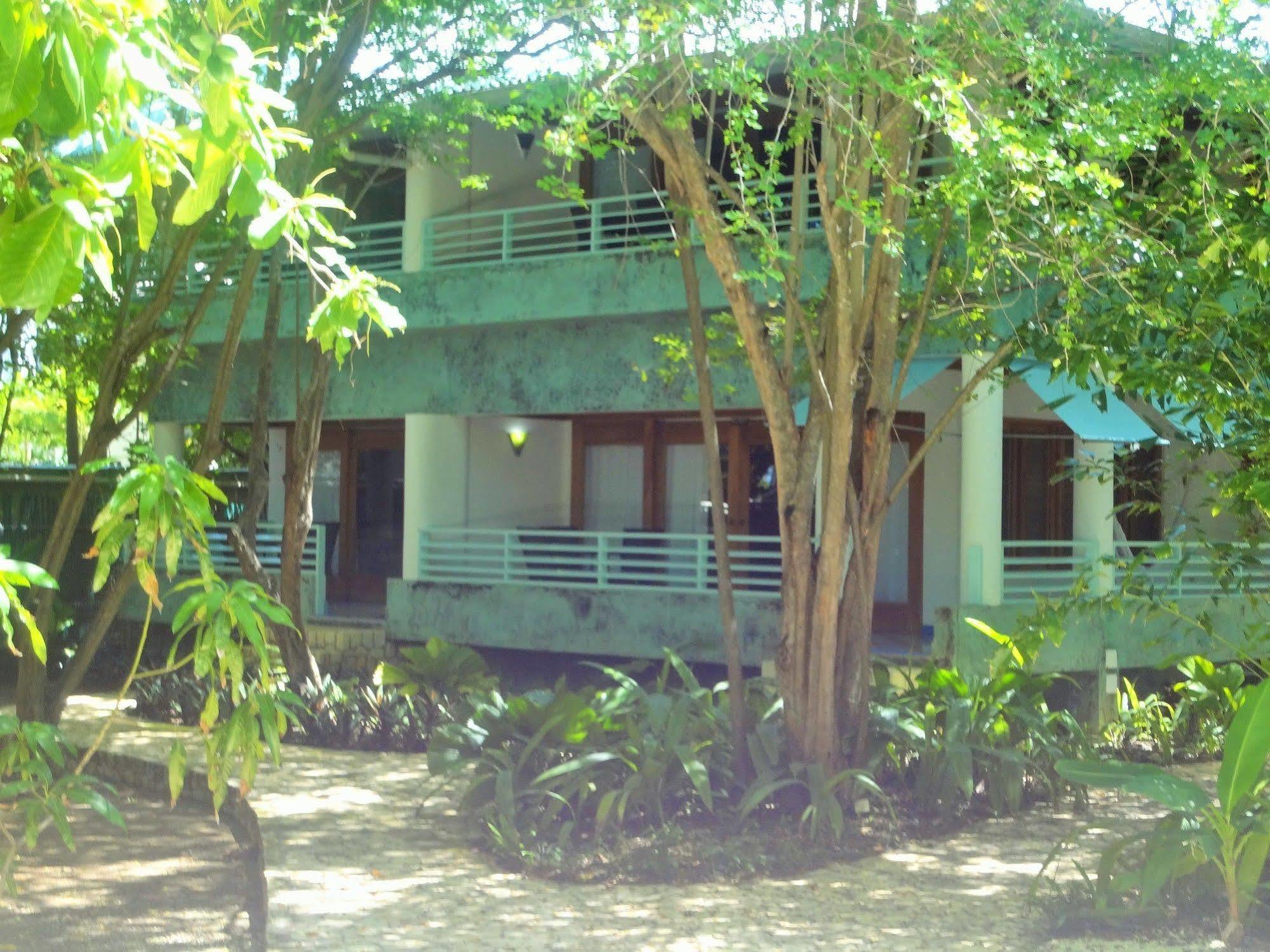 Idle Awhile Cliffs Hotel Negril Exterior photo