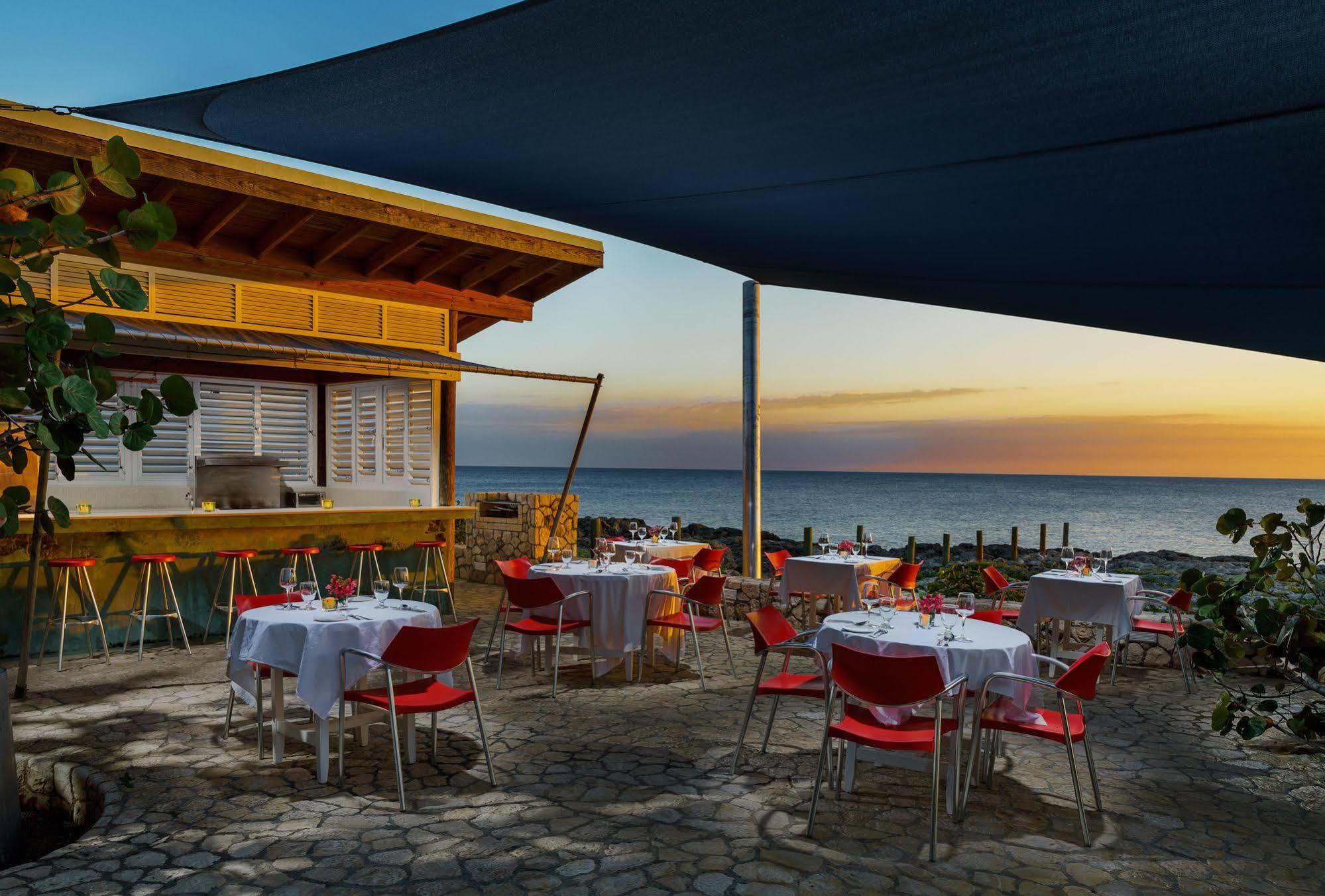 Idle Awhile Cliffs Hotel Negril Exterior photo